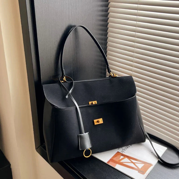 Amara™ Suede Bag I Black