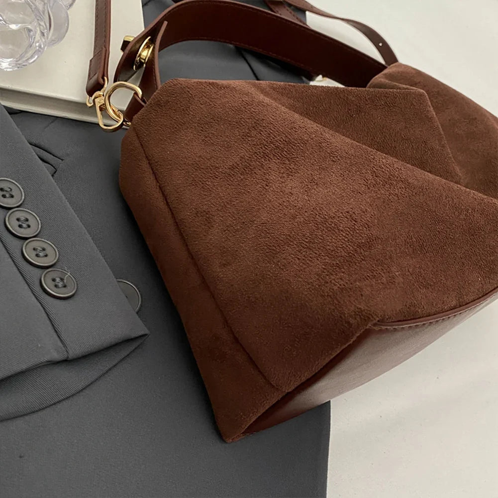 Noa™ Suede I Brown