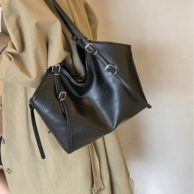 Aveline™ Tote I Black