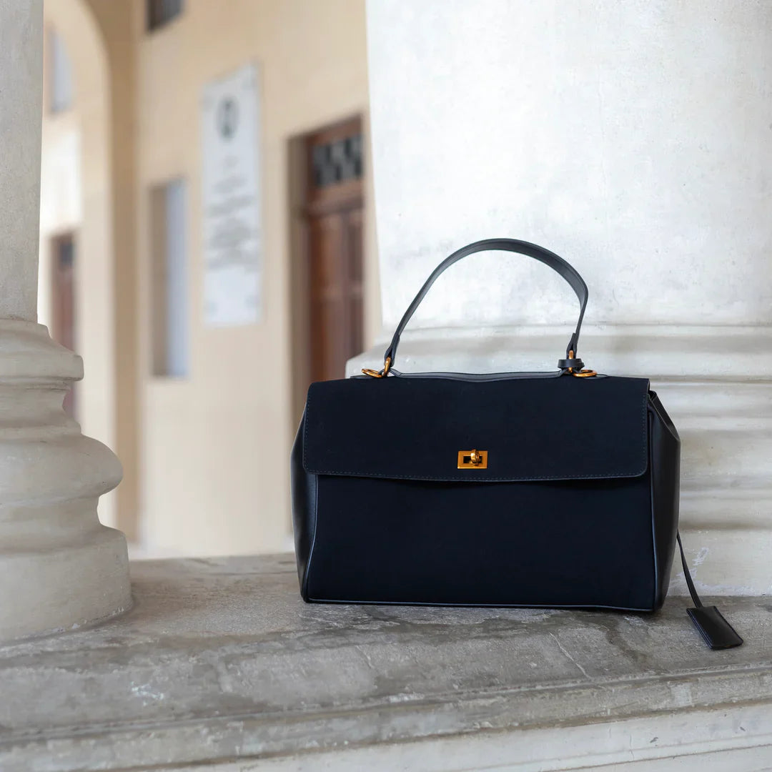 Amara™ Suede Bag I Black